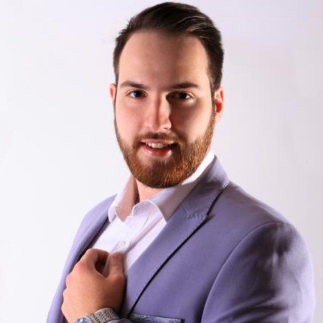 Retrato profissional de Luis Roberto Modus, assistente jurídico da Modus Advocacia